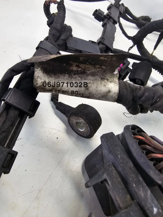 WIĄZKA SILNIKA AUDI A3 8V 8P VW SEAT SKODA 1.8 TFSI 06J971082B