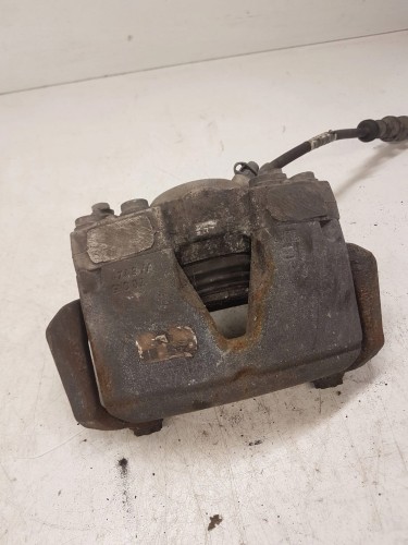 ZACISK HAMULCOWY PRAWY PRZÓD AUDI A4 B8 A5 8K0106S