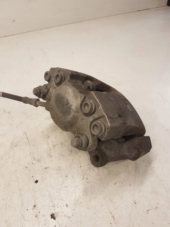 ZACISK HAMULCOWY PRAWY PRZÓD AUDI A4 B8 A5 8K0106S