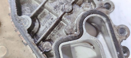 UCHWYT CHŁODNICZKI OLEJU AUDI A6 A7 A8 059117021Q
