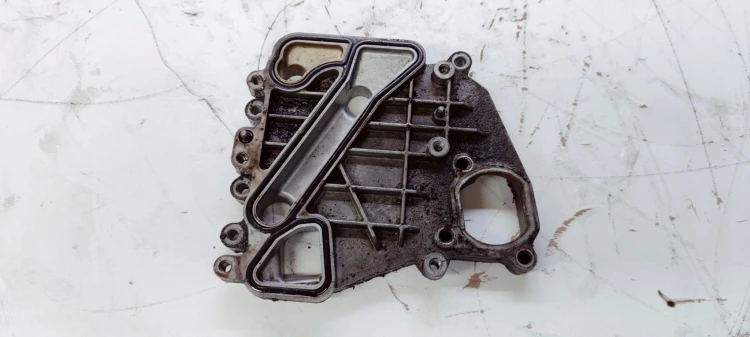 UCHWYT CHŁODNICZKI OLEJU AUDI A6 A7 A8 059117021Q