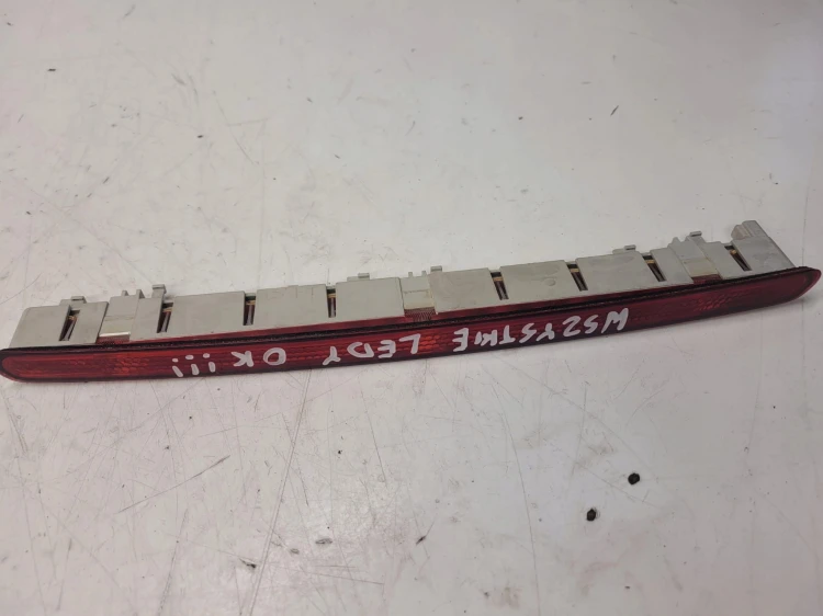 ŚWIATŁO STOP STOPU AUDI A3 8P LIFT 3-D 8P3945097