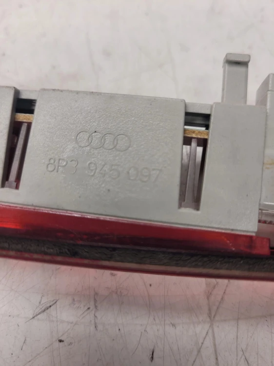 ŚWIATŁO STOP STOPU AUDI A3 8P LIFT 3-D 8P3945097