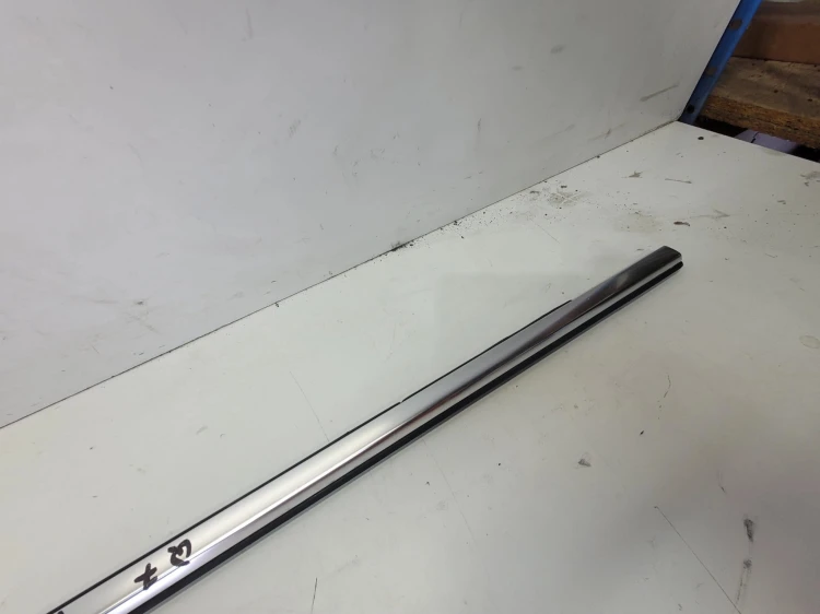 LISTWA CHROM DRZWI PRAWY PRZÓD AUDI Q7 4M 4M0853284 3Q7