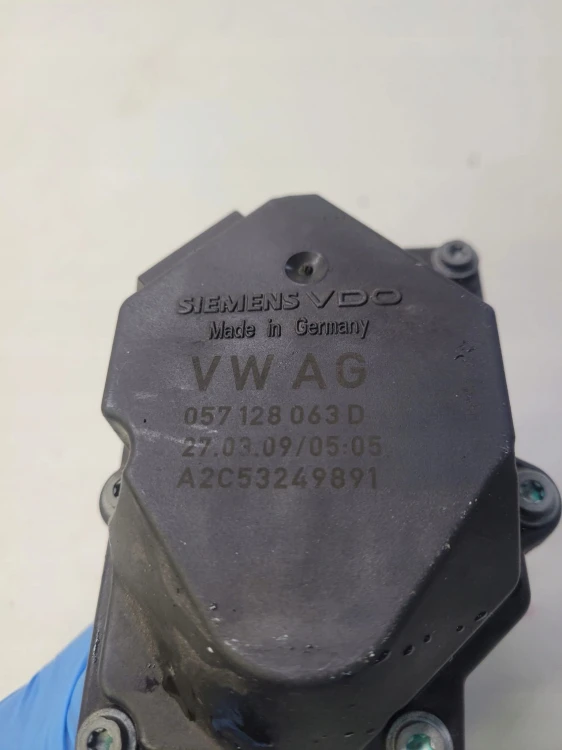 PRZEPUSTNICA AUDI A4 A5 A6 A7 3.0 TFSI 057128063D