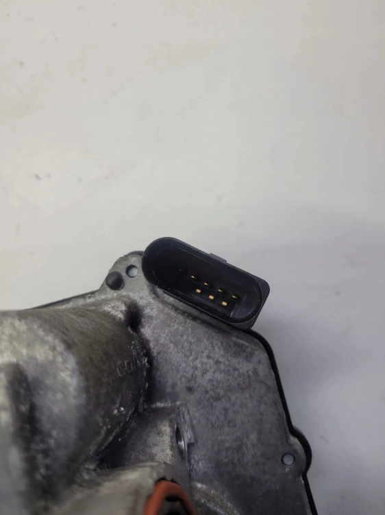 PRZEPUSTNICA AUDI A4 A5 A6 A7 3.0 TFSI 057128063D