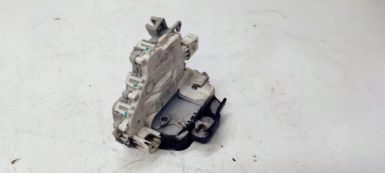 ZAMEK DRZWI PRAWY PRZÓD AUDI A6 C6 4F2837016E 7PIN