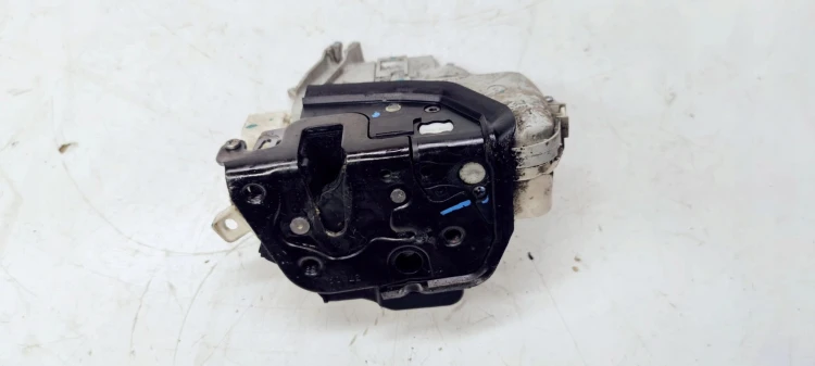 ZAMEK DRZWI PRAWY PRZÓD AUDI A6 C6 4F2837016E 7PIN