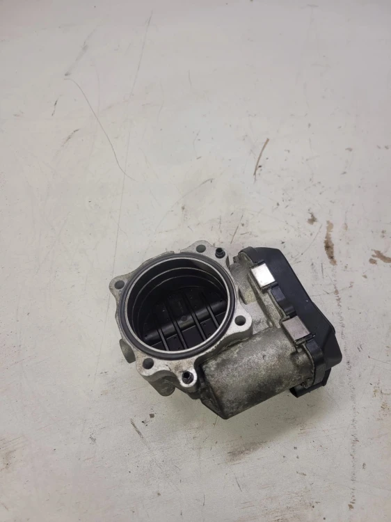 PRZEPUSTNICA KLAPA GASZĄCA AUDI A4 A5 A6 A7 2.8 FSI 06E133062C