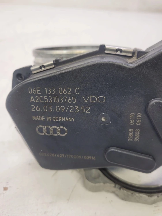 PRZEPUSTNICA KLAPA GASZĄCA AUDI A4 A5 A6 A7 2.8 FSI 06E133062C