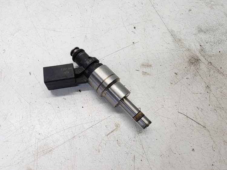WTRYSKIWACZ WTRYSK PALIWA AUDI VOLKSWAGEN SEAT 2.0 TFSI TSI 06F906036G