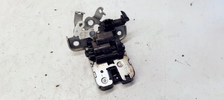 ZAMEK KLAPY TYŁ AUDI A3 A4 A6 A7 Q5 8R0827505A