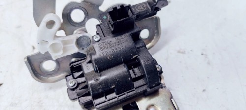 ZAMEK KLAPY TYŁ AUDI A3 A4 A6 A7 Q5 8R0827505A