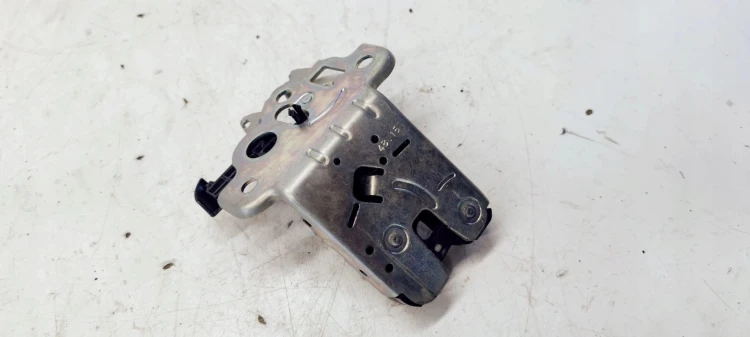 ZAMEK KLAPY TYŁ AUDI A3 A4 A6 A7 Q5 8R0827505A