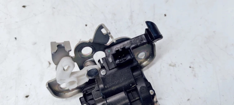 ZAMEK KLAPY TYŁ AUDI A3 A4 A6 A7 Q5 8R0827505A