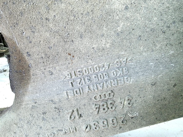ZWROTNICA PIASTA WAHACZ PRAWY TYŁ AUDI A4 B8 A5 8T A6 C7 8K0505436AB