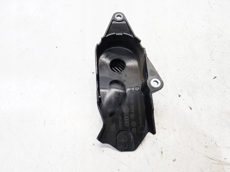 OBUDOWA OSŁONA PASKA POMPY WODY AUDI A4 B9 A5 Q5 FY 2.0 TFSI 06L109121B