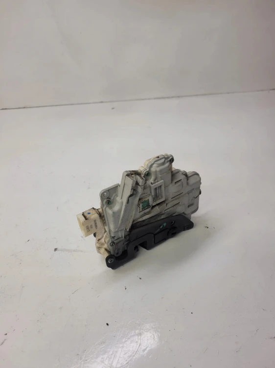 ZAMEK DRZWI PRAWY TYŁ AUDI A4 B6 B7 8E0839016AB