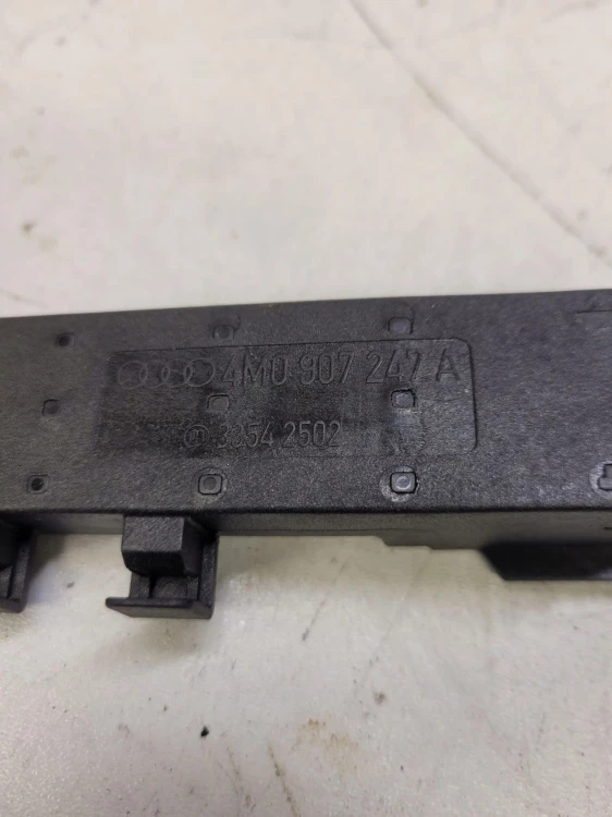 WZMACNIACZ ANTENY KESSY AUDI A4 A5 Q7 4M0907247A
