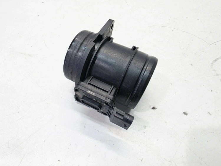 PRZEPŁYWOMIERZ CZUJNIK MASY POWIETRZA AUDI VOLKSWAGEN SEAT SKODA 04L906461B