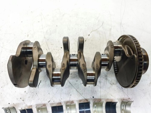 WAŁ KORBOWY + PANEWKI AUDI A4 B9 A5 8W 2.0 TFSI 06LF *48*