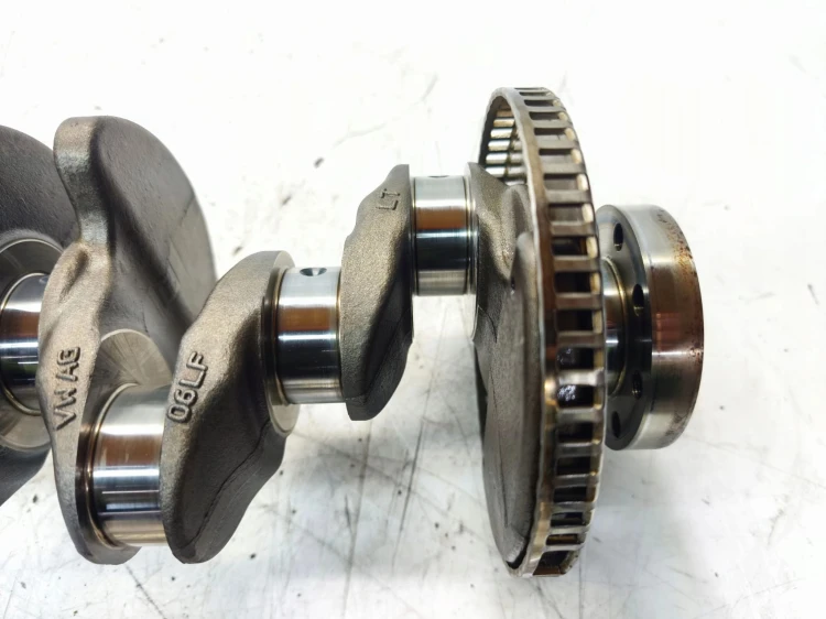WAŁ KORBOWY + PANEWKI AUDI A4 B9 A5 8W 2.0 TFSI 06LF *48*