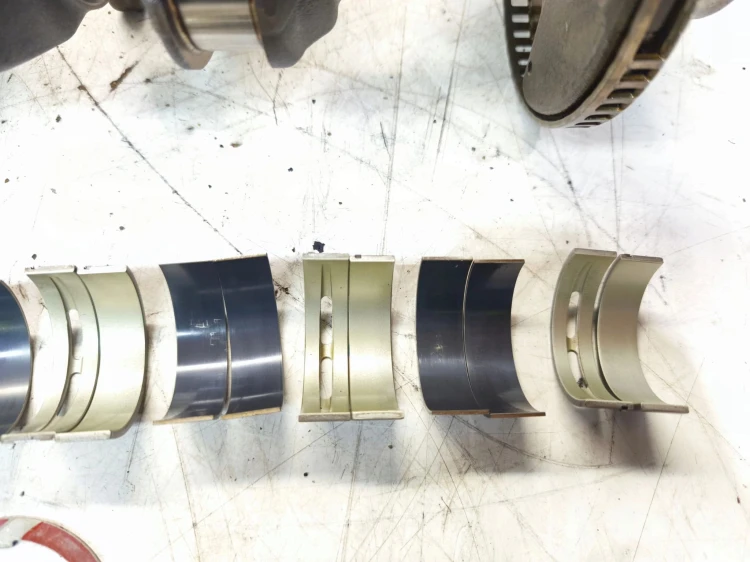 WAŁ KORBOWY + PANEWKI AUDI A4 B9 A5 8W 2.0 TFSI 06LF *48*