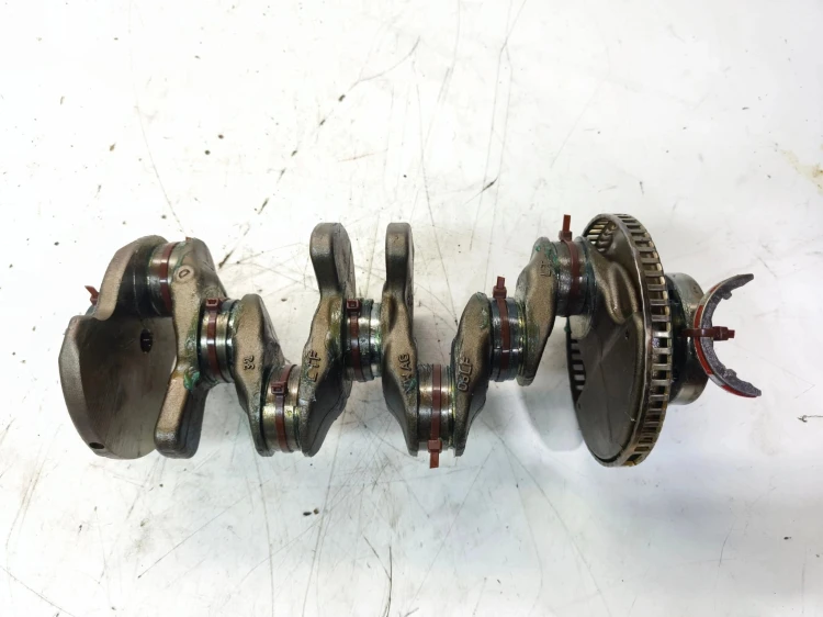 WAŁ KORBOWY + PANEWKI AUDI A4 B9 A5 8W 2.0 TFSI 06LF *48*