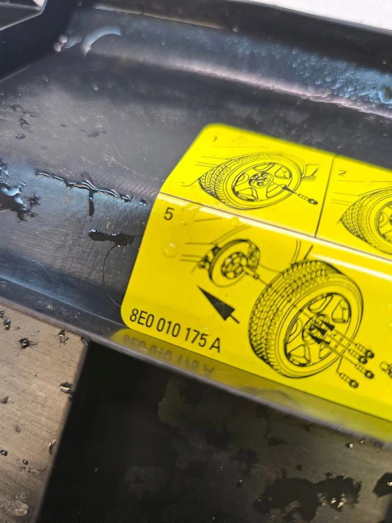 OSŁONA AKUMULATORA AUDI Q5 8R 8E0010175A