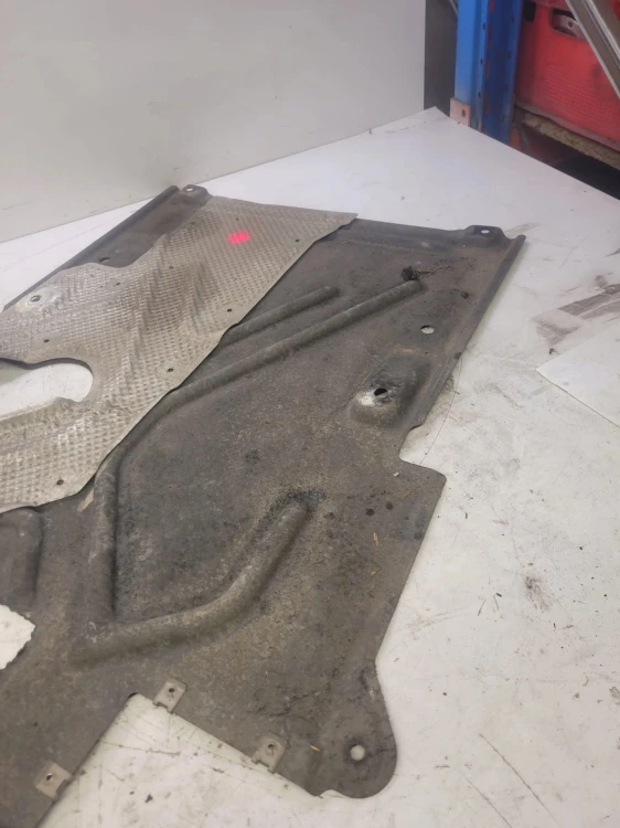 OSŁONA PODWOZIA TUNELU AUDI A4 B8 LIFT 8K0825209A *1*