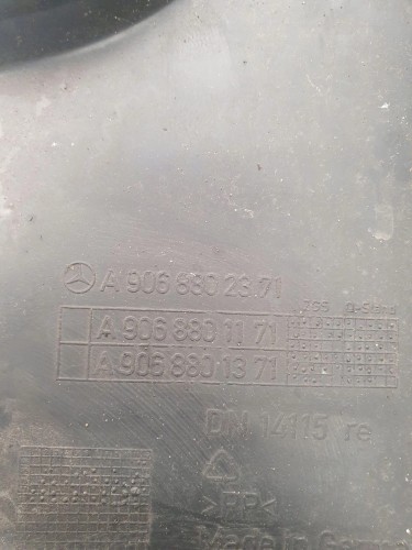 NAROŻNIK ZDERZAKA L TYŁ MERCEDES 906 A9068801171