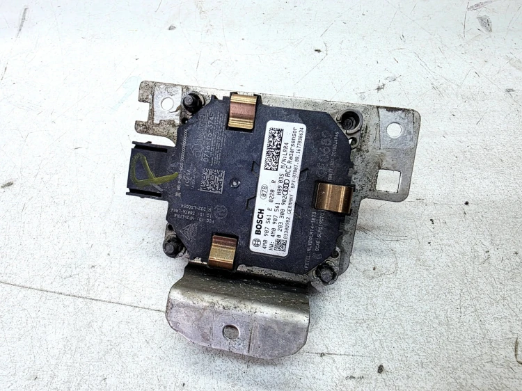 RADAR CZUJNIK DISTRONIC SENSOR ACC PRAWY AUDI Q7 4M 4M0907561E 4M0907574