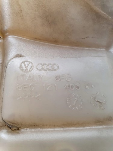 ZBIORNIK WYRÓWNAWCZY AUDI B6 B7 8E0121403