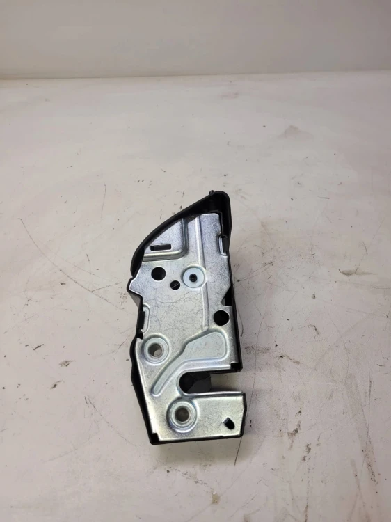 ZAMEK KANAPY LEWY TYŁ AUDI A3 8P VW 1K0885681F
