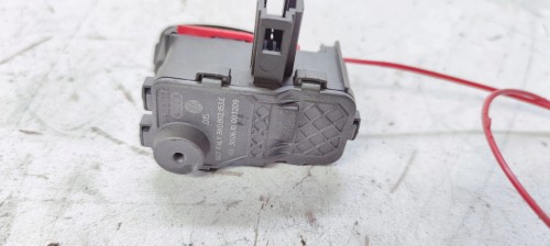 SIŁOWNIK KLAPKI PALIWA AUDI A4 A5 A6 Q5 8K0862153E