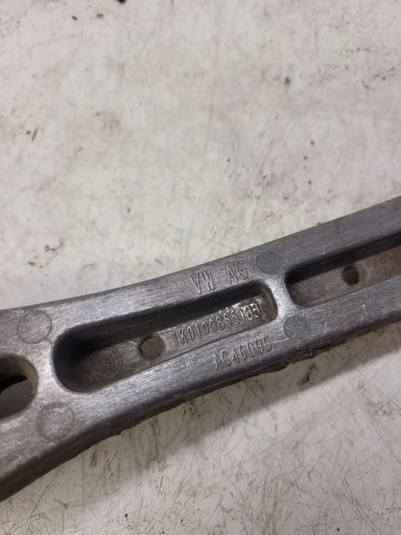 ŁAPA PODUSZKA SILNIKA AUDI Q3 VW SEAT 1K0199855BB