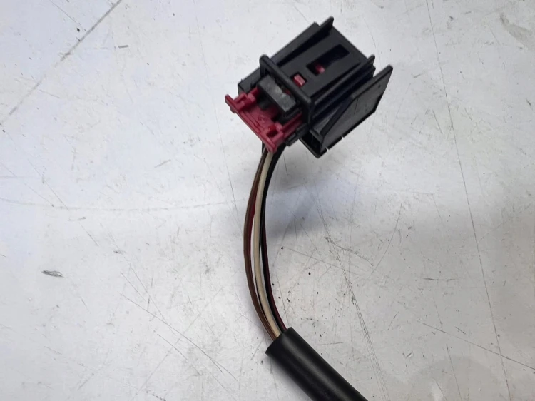 LUSTERKO ZEWNĘTRZNE PRAWE AUDI A3 8P SPORTBACK 8P4 LY1Q 5 PIN EU