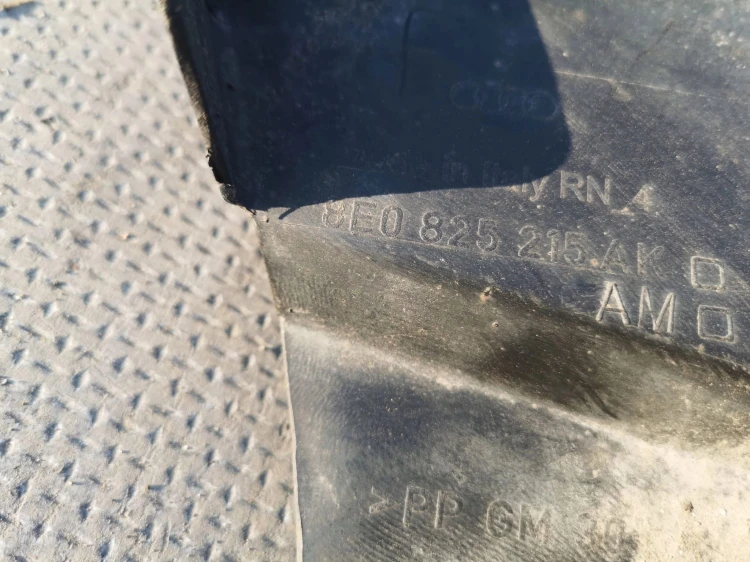 OSŁONA PODWOZIA AUDI A4 B6 B7 LEWA 8E0825215AK