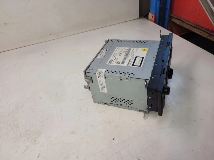 RADIO ZMIENIARKA CD AUDI A4 B8 A5 Q5 8T2035195AA