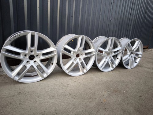 FELGA FELGI KOMPLET AUDI Q3 8U VW 7.0J R18 ET43 8U0601025F *R*15*