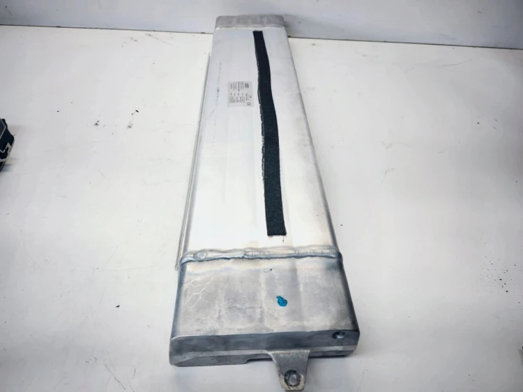 ZBIORNIK POWIETRZA ZAWIESZENIA AUDI A6 C6 4F0616203C