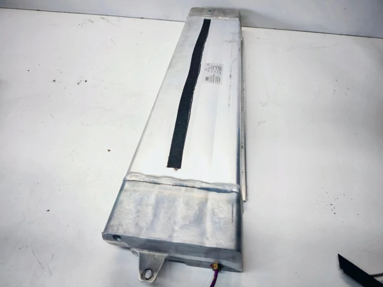 ZBIORNIK POWIETRZA ZAWIESZENIA AUDI A6 C6 4F0616203C
