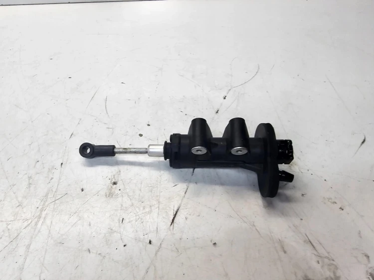POMPKA SPRZĘGŁA AUDI A6 C6 4F0721401B