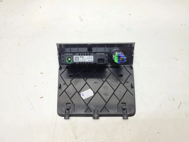 GNIAZDO PORT USB TYP C AUDI Q4 E-TRON Q3 89A035736 89A864131