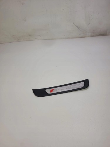 LISTWA PROGOWA PRAWY TYŁ AUDI A4 B8 8K0853376B