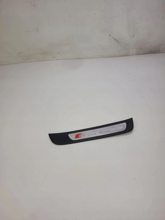 LISTWA PROGOWA PRAWY TYŁ AUDI A4 B8 8K0853376B