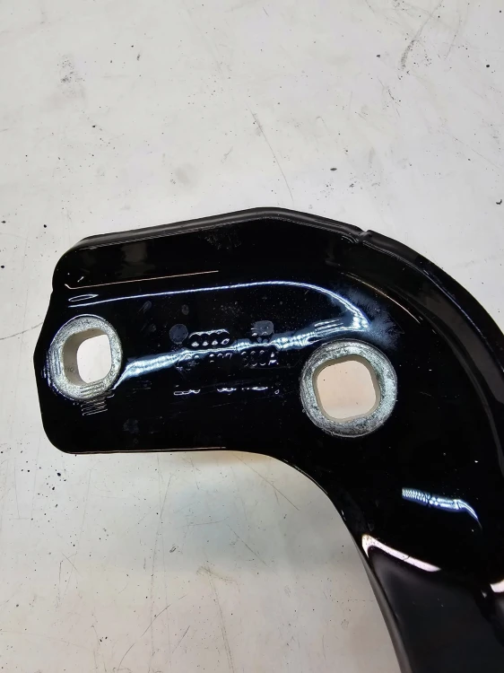 ZAWIAS KLAPY PRAWY TYŁ AUDI A6 C7 4G9827300A