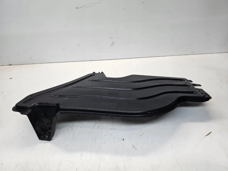 OSŁONA PŁYTA PODWOZIA LEWA AUDI A3 8V 5Q0825206K