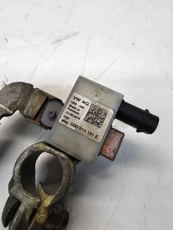 KLEMA MINUSOWA AUDI A3 8V Q3 8U VOLKSWAGEN SEAT SKODA 5Q0915181E