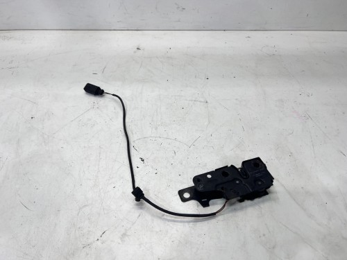 ZAMEK MASKI RYGIEL AUDI A3 8P LIFT 8P0823509D